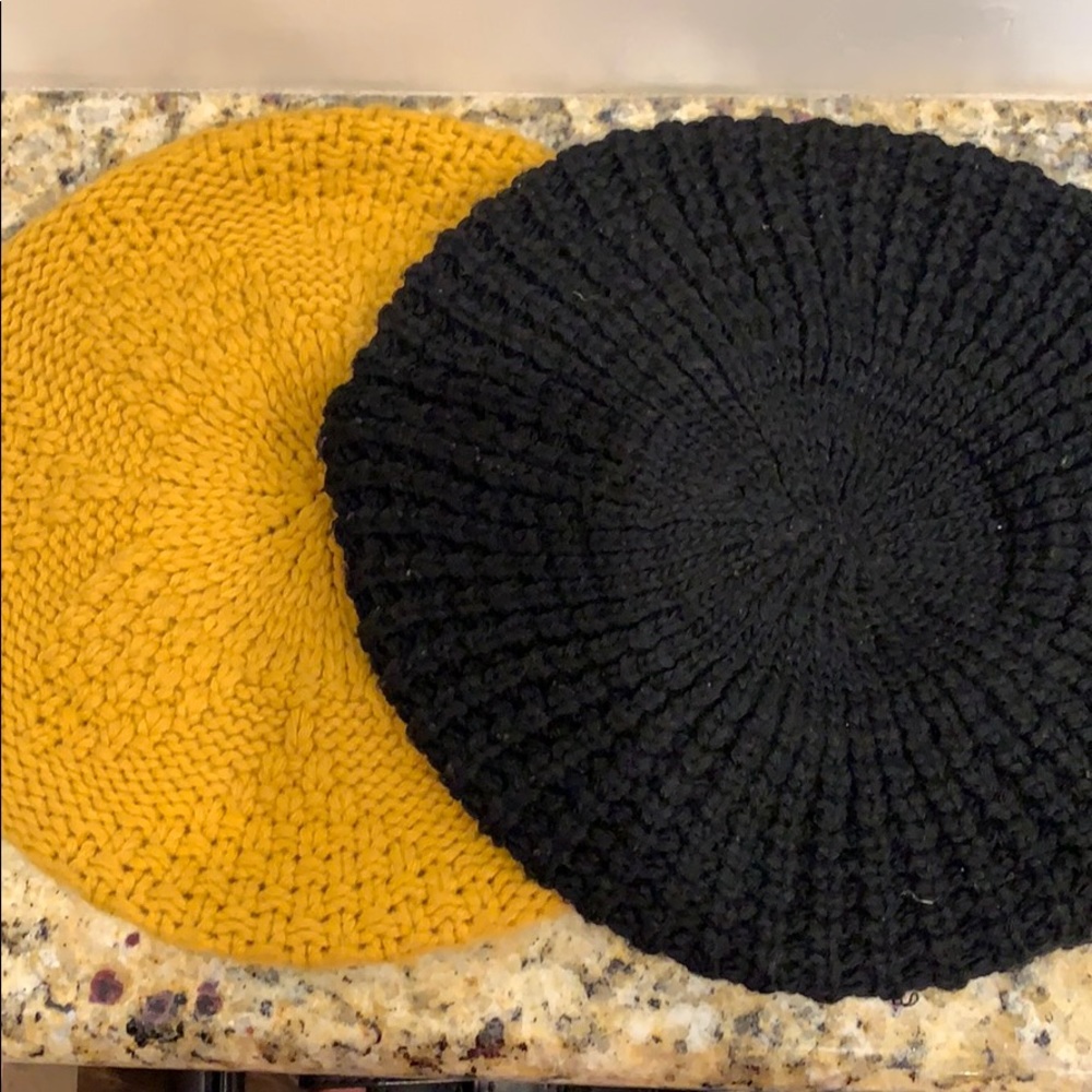 Lot of 2 knitted beanies